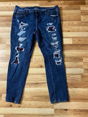 Torrid Dark Blue Distressed Boyfriend Jeans with Red Patch Size 18 Regular